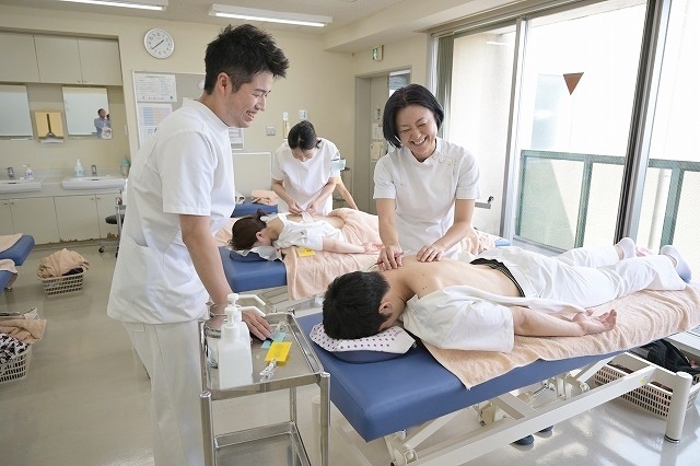 【東洋ブログ 大希のつぶやき】２年生 高難度経穴への刺鍼
