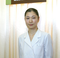 女性ならではの感性を活かせる仕事です。患者さんの声に耳を傾け、日々研鑽しています。