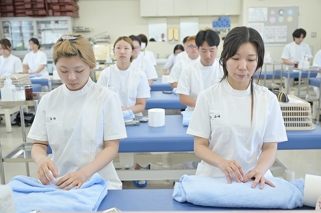 【東洋ブログ 大希のつぶやき】１年生ようやく鍼はじまりました
